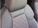 Audi正規ディーラーが高品質をお約束。高度な訓練・教育を受けたAudi専任メカニックが、100項目にもおよぶ精密な点検を実施いたします。すべてをクリアしたAudi車だけが、あなたのお手元に届けられるのです。