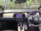 フロントガラスが大きく、ワイドな視界で運転もしやすくなるように、設計されています。