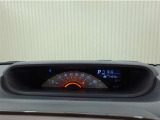 とっても見やすいメーターです。夜間時はラグジュアリーな気分にさせてくれる照明が魅力ですので、夜のドライブも楽しみになりますよ♪