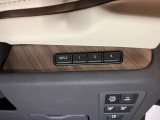 運転の操作性、快適性など全てはシートポジションから始まります。ドライバーごとの好みのポジションを記憶できるシートメモリーは、欠かせない機能です。