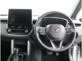 運転席側から見た写真です、お車にマッチングするように考えられたインパネデザイン!沢山のスイッチ類も運転させる方が使いやすい位置に配置されていますね!