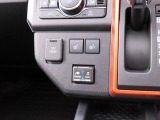 運転席と助手席にはシートヒーターも付いています!