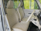 運転席シート廻りは使用感も少なく、良好な状態となっています。前オーナー様が丁寧に使っていたことがよくわかりますね。