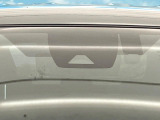 【トヨタセーフティセンス】走行中に前方の車両等を認識し、衝突しそうな時は警報とブレーキで衝突回避と被害軽減をアシスト。より安全にドライブをお楽しみいただけます。