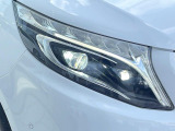 ●LEDヘッドライト:夜間走行時も良好な視界を確保し安心して運転できる高輝度LEDヘッドライトを装備!点灯速度が早く、消費電力も抑えられています。