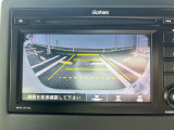 バックでの駐車が苦手な方や運転にあまり自信のない方でも後方の視界をしっかりサポート。安心して車庫入れが出来るバックカメラを装備しています!