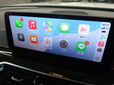 【アップルカープレイ】iPhoneがBMW車両とワイヤレスで接続されます。Apple CarPlayでは、オーディオストリーミングやメッセージングアプリがディスプレイに表示されます。