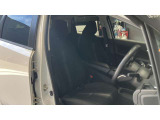 運転席まわりです。運転席からの視界が左右に広く隅々まではっきりと見渡せます!クルマの前端も把握しやすく安心して運転できます!