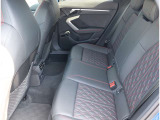 Audi正規ディーラーが高品質をお約束。高度な訓練・教育を受けたAudi専任メカニックが、100項目にもおよぶ精密な点検を実施いたします。すべてをクリアしたAudi車だけが、あなたのお手元に届けられるのです。
