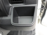 ダイハツ認定U-CARは、「車両状態証明書」「約60項目の徹底点検・整備」「内装の徹底清掃と洗浄」「もしもの時の1年間無償保証」が全車に付いています。
