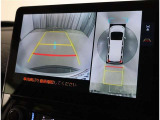 バックガイドモニターで、後方を確認しながら安心して駐車することができます。運転初心者も熟練者も必須の機能ですよ!