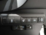 スマートETC2.0を装備。 広域な道路交通情報や安全運転をサポートする情報を得て、刻一刻と変化する道路状況に対応して、最適なタイミングで、運転支援サービスをご案内。新サービスにも対応しています。