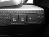 ドイツ車には特徴があり、メーターのメモリに一部色がついています。これはドイツでは推奨速度という考えがあるためです。安全で快適に走る際に適している速度を指しています