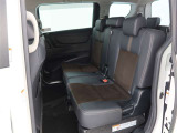 ゆとりある広々とした車内空間は、ドライブを始め買い物やレジャーなど、幅広く活躍します。一人でもみんなとでもお出かけを楽しみましょう!