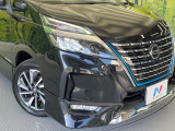 【LEDヘッドライト】悪天候や夜間走行時も良好な視界を確保し安心して運転できる高輝度LEDヘッドライトを装備!点灯速度が早く、消費電力も抑えられています。
