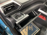 ダッシュボード周辺画像です。小物を置くのに便利な収納スペースです(^^♪