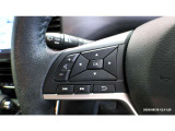 ■ステアリングスイッチ■ハンドル手元でオーディオの操作が簡単に出来ます。運転中でもナビまで手を伸ばさずに操作が出来て安心です。
