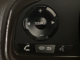 ステアリング左手側にオーディオ関連のコントロールスイッチを配置しています。操作時は視線を逸らすことなく運転に集中できます。