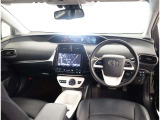 オシャレなインテリアで運転する気分も盛り上がりますよね^^