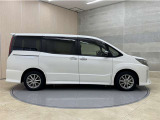 「中古車ハイブリッド保証」付き。ハイブリット機構を無償で保証します。保証期間は初度登録年月から10年目まで、または3年間の長い方。但し累計走行距離が20万km以内。