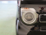 LEDヘッドライトは、点灯の瞬間から光量を発揮し、突然暗くなるトンネルなどでの安定感を高めます。