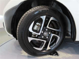 タイヤサイズは、185/65R15です。純正アルミホイール付きです。