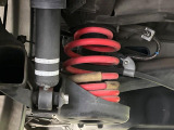 お車を安心してお乗りいただく為には、足回りの定期点検が欠かせません。サービスサポート(有償保証)では無料点検もご提供しており、安心のカーライフをお過ごしいただけるサポート体制が整っています。
