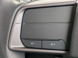 ハンドルから手を離さずにオーディオの操作ができるステアリングスイッチ!