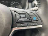 ハンドルの右側にはプロパイロットのスイッチが装備されています。高速道路で前車に追従クルーズ(アクセル・ブレーキ・ハンドル制御)ができて運転の疲れを軽減します。