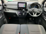 前席内装の全体像です。是非実車をご覧にお越し頂き実際にお座りください。