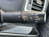 【オートライト(AUTO)】外の明るさをシステムが感知して、自動でヘッドライトが点灯します。ヘッドライトをつけ忘れを防ぐ便利機能です。