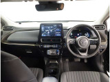 オシャレなインテリアで運転する気分も盛り上がりますよね^^