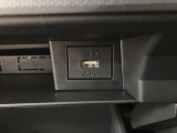 スマホの充電に便利なUSB端子もございます^^