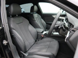 Audi車はどの車種も全てレザーハンドルです。そこにはAudiのこだわりがあり質感の高いレザーでしっかりと手に馴染み、高級感を演出します。