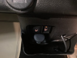 運転席と助手席には寒い時期に大活躍のシートヒーター付です。