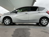 ドアバイザー付の車両です