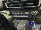 オートエアコンは温度を設定するだけで、自動で風量などを設定してくれます。運転しながら操作も必要ないので、安全性も向上します。