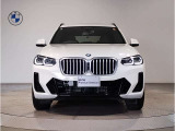 【キドニーグリル】BMWは約90年もの間、ほぼ全ての車両にひと目でBMWだと分かるこの特徴的なフロントグリルが備えられ、デザイン・アイコンとして親しまれてきました。