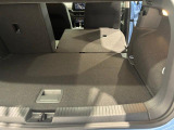 リヤシートを倒せば長さのあるお荷物も楽々!!