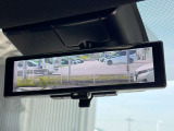 インテリジェントルームミラー搭載で、車の後方に設置されたカメラ映像を映し出してシートバックやヘッドレスト、同乗者に視界が遮られることがなく視認性が非常に良いです