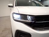 LEDヘッドライト自然光に近いLEDの光が明るく夜道を照らしドライバーの疲労と消費電力を軽減、