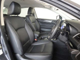 本革(一部)仕様のシートです。室内空間がぐっと優雅になります。