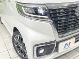 【LEDヘッドライト】悪天候や夜間走行時も良好な視界を確保し安心して運転できる高輝度LEDヘッドライトを装備!点灯速度が早く、消費電力も抑えられています。