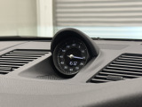 スポーツクロノパッケージ搭載なので走りに特化しておりスポーティーな運転をお楽しみいただけます。