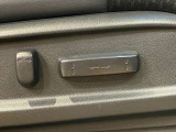 【パワーシート】電動でシートポジションの変更が可能です。手動式より細かくシート設定が可能ですのでより快適な姿勢でドライブを楽しんで頂けるでしょう。