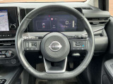本革巻ステアリング(ステアリングヒーター付き)です。プロパイロット搭載なので高速の運転が楽になります。