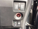【両側パワースライドドア】両側がパワースライドドアになっており、運転席のスイッチやスマートキーでも開閉が可能です!開口部も広いので乗り降りも楽々♪