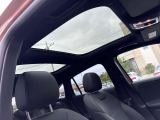 輸入車、国産車を問わず、現在お乗りのお車を下取りさせて頂きます。お車の車種やボディカラー、オプション装備などをご連絡頂けましたら、おおよその額を提示させて頂きますので、お気軽にお申し付け下さいませ。