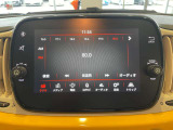画面の発色が良く、操作レスポンスも自然。CarPlay/Android Auto対応で、日常使いの利便性が高い装備です。