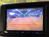 【バックカメラ】駐車時に後方がリアルタイム映像で確認できます。大型商業施設や立体駐車場での駐車時や、夜間のバック時に大活躍!運転スキルに関わらず、今や必須となった装備のひとつです!